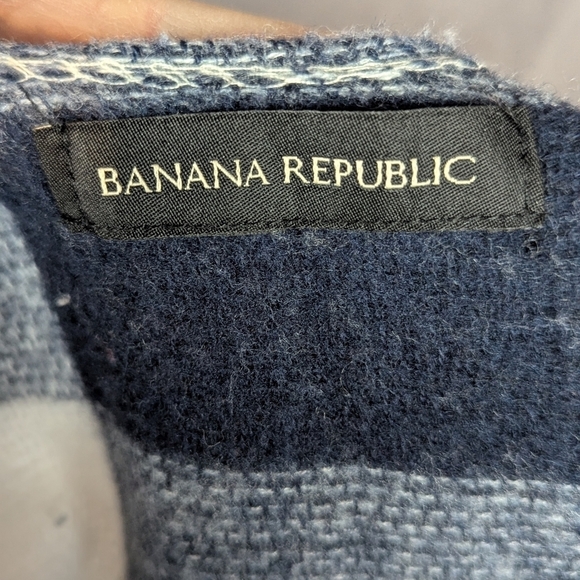 Banana Republic shawl one size fits most in blue/light blue/white - Picture 3 of 8